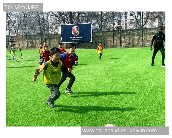 提升足球比赛技能的系统训练方法与实战技巧分享